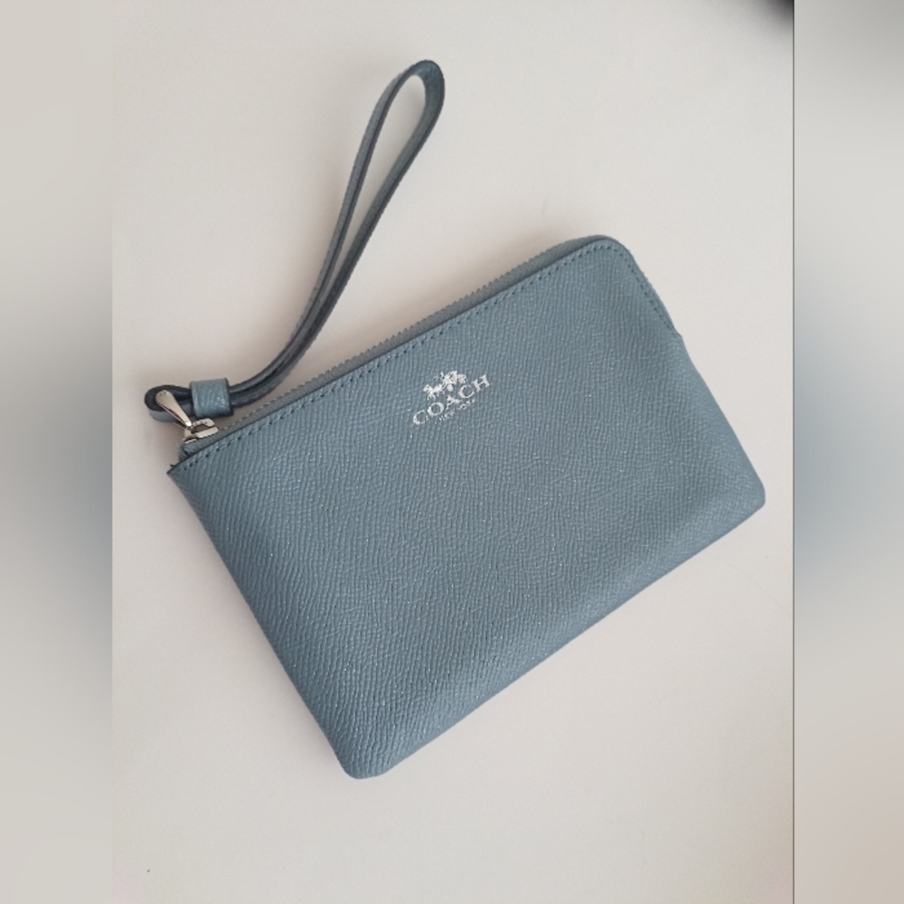 Coach Silver Blue Metallic Finish Corner Zip Textured Wristlet Clutch